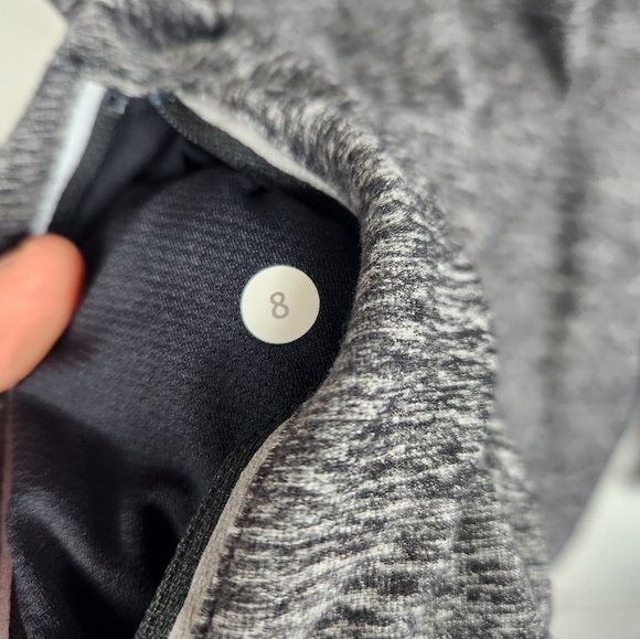 Lululemon Athleisure Star Runner Long Sleeve Slim Top in Black Heathered Gray 8 - Picture 9 of 9
